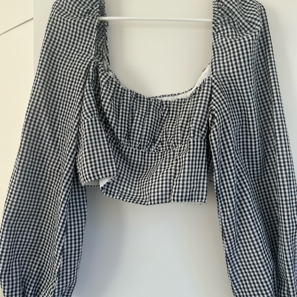 Gingham print black & white crop top